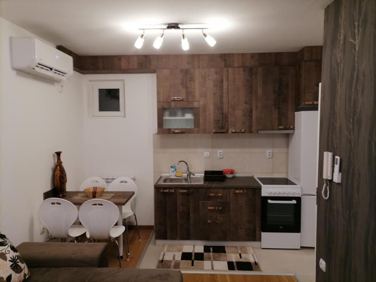 Apartman Ana Nisz Zewnętrze zdjęcie